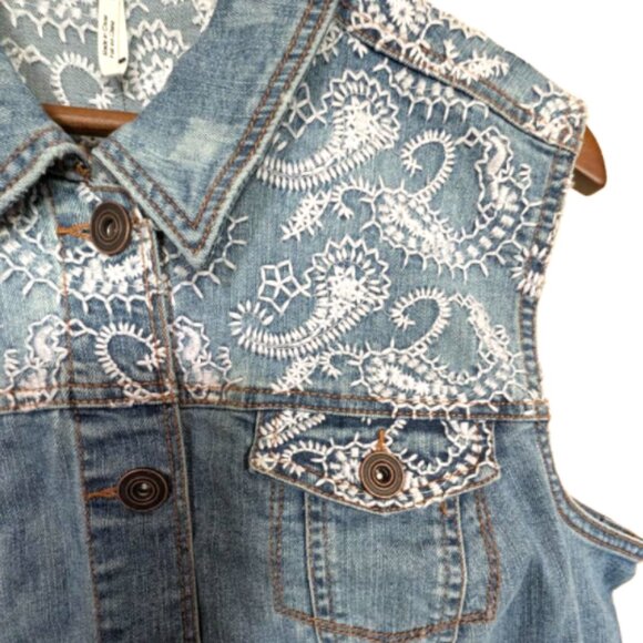 Y2K NWT TRIBAL JEANS Denim Jean Vest Jacket with White Embroidery Size XL - Picture 3 of 8